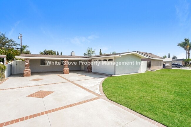 Primary Photo - Spacious 4-Bed, 2-Bath Home with Large Backyard