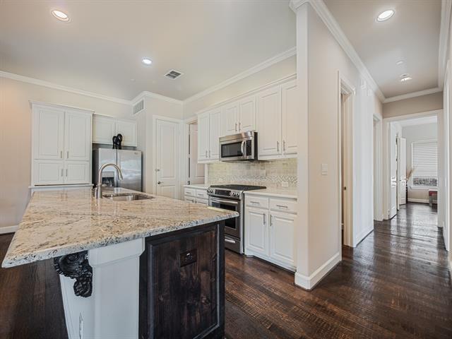 Building Photo - 5001 Meridian Ln