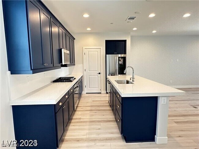 Building Photo - 11611 Earth Stone Ave