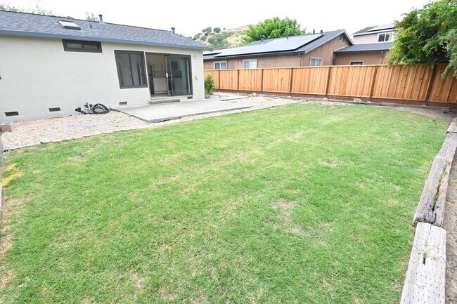 Building Photo - Santa Teresa Bungalow 2/1, Large Yard