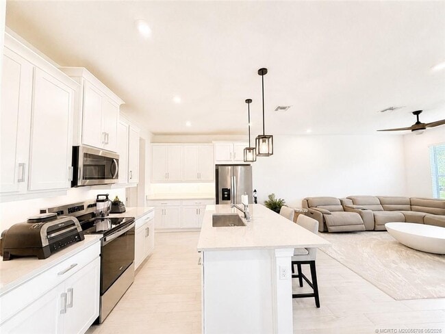 Building Photo - 3583 NW Solange Ct