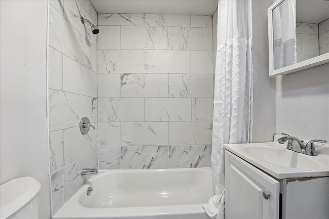 Building Photo - 335 47th St