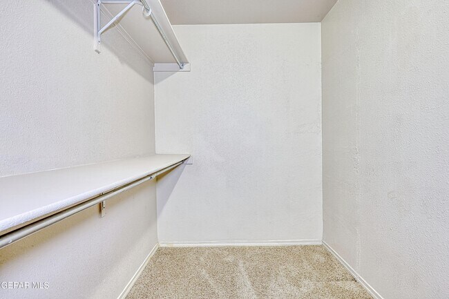 Building Photo - 14325 Woods Point Ave