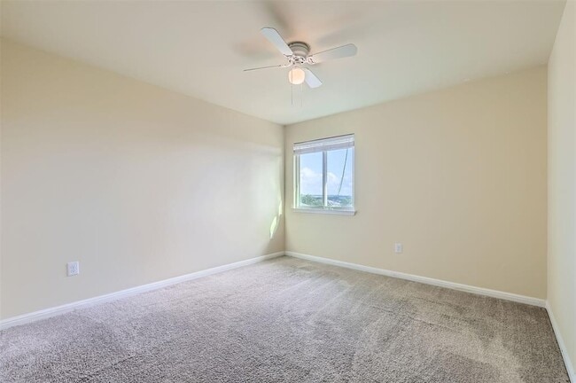 Building Photo - 112 Sabine River Dr