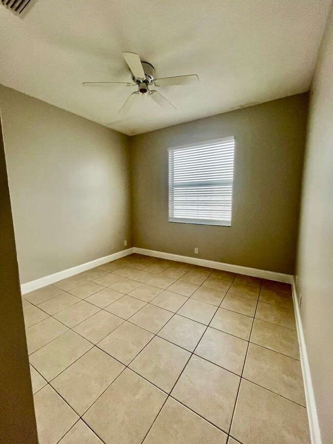 Building Photo - 325 Mulberry Grove Rd