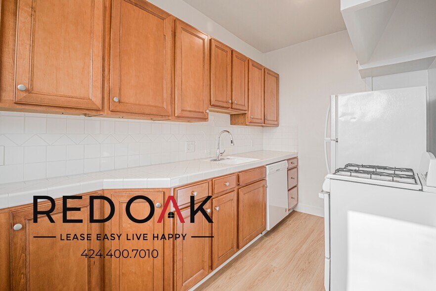 Building Photo - 1818 Whitley Ave