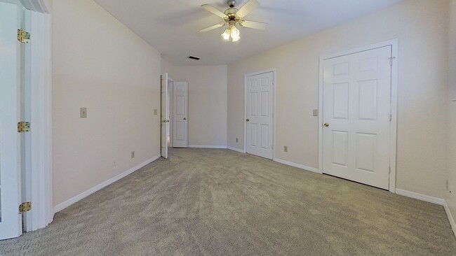 Building Photo - Jacksonville Beach Condo Available!!!!