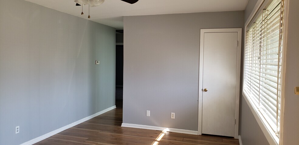 Livingroom - 4108 Parkway Dr