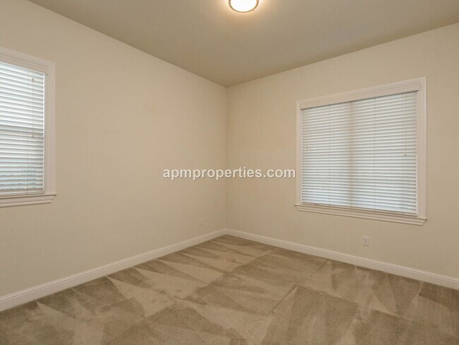 Building Photo - Desirable 4 Bedrooms + Bonus, 4.5 Baths, Gale Ranch in San Ramon!