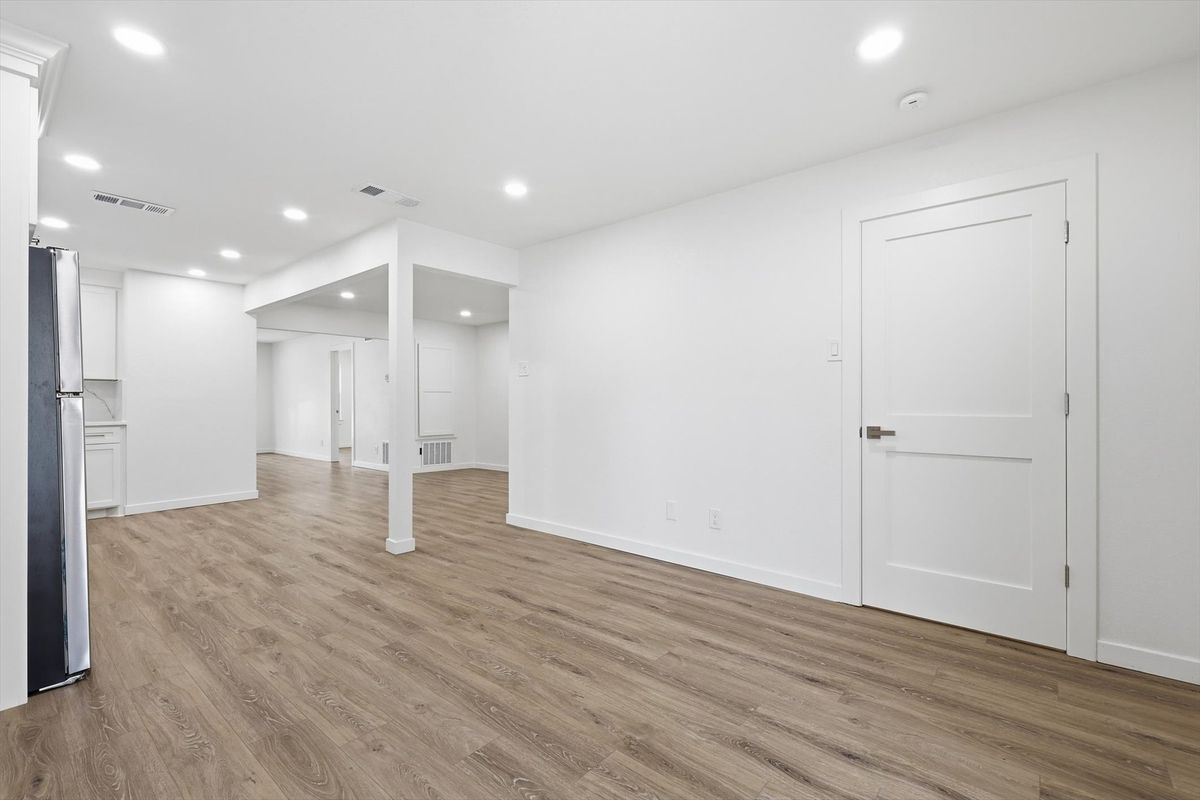 Building Photo - 4816 Amesbury Dr