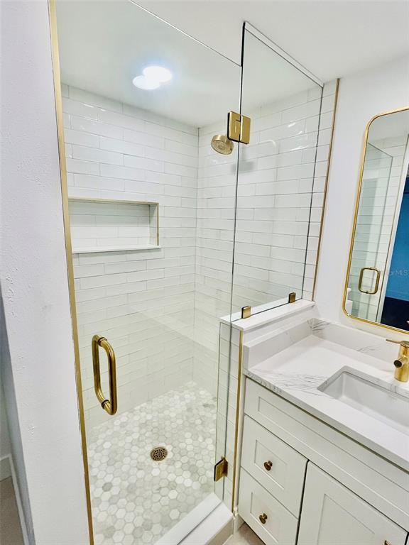 Building Photo - 1801 Beach Dr NE