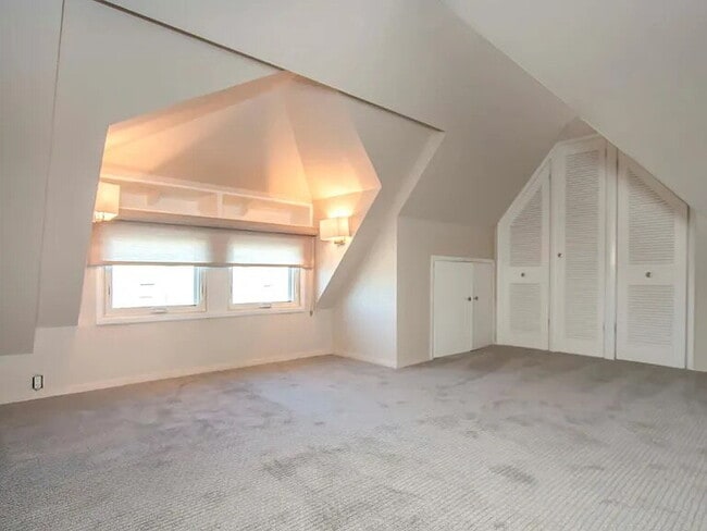 Building Photo - 609 Kirkham St