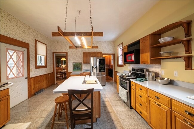 Building Photo - 41 Chapel St