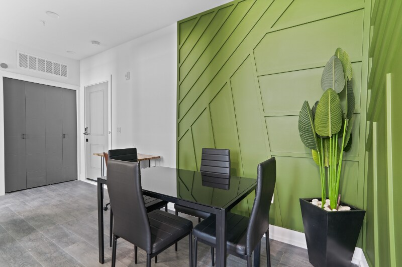 Building Photo - 935 S Howard Ave