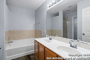 Building Photo - 411 Point Rise