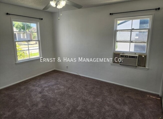 Building Photo - 1079 E Terrace Dr