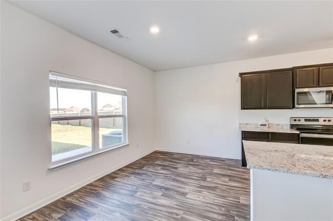 Building Photo - 109 Riverdale Dr