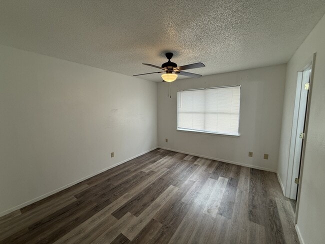 Building Photo - 1616 Rustic Dr