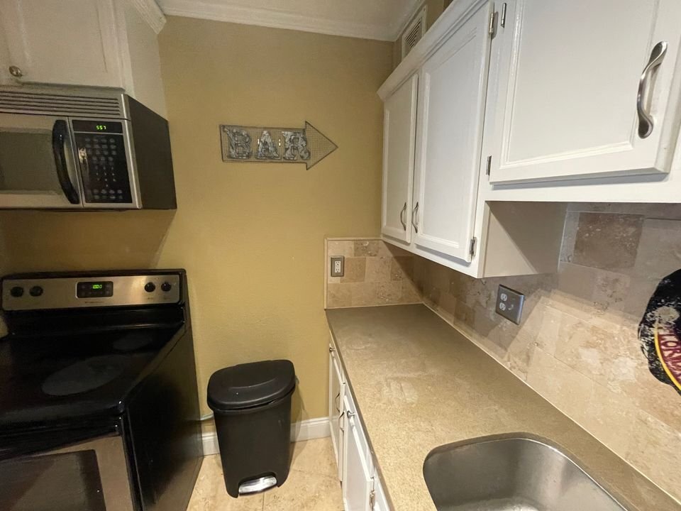 Building Photo - 405 Dunwoody St