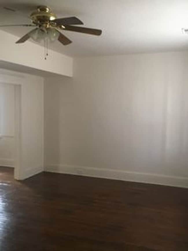 Building Photo - 3.5 bed house in Fulton Hill! Enjoy the beautiful neighborhood, central hvac, laundry, yard!