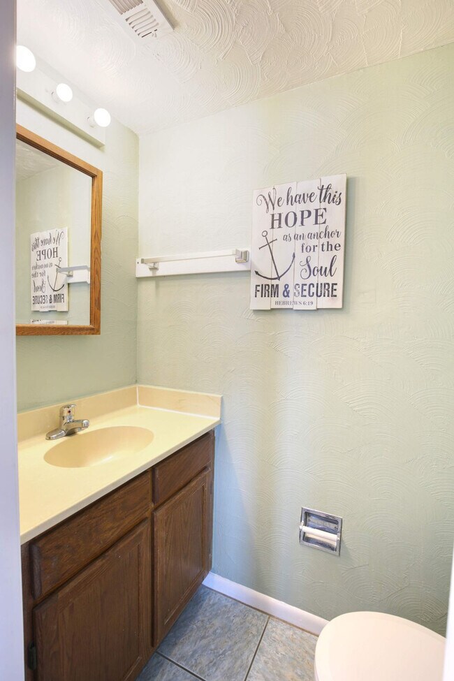 Building Photo - 608 Carolina Beach Ave S