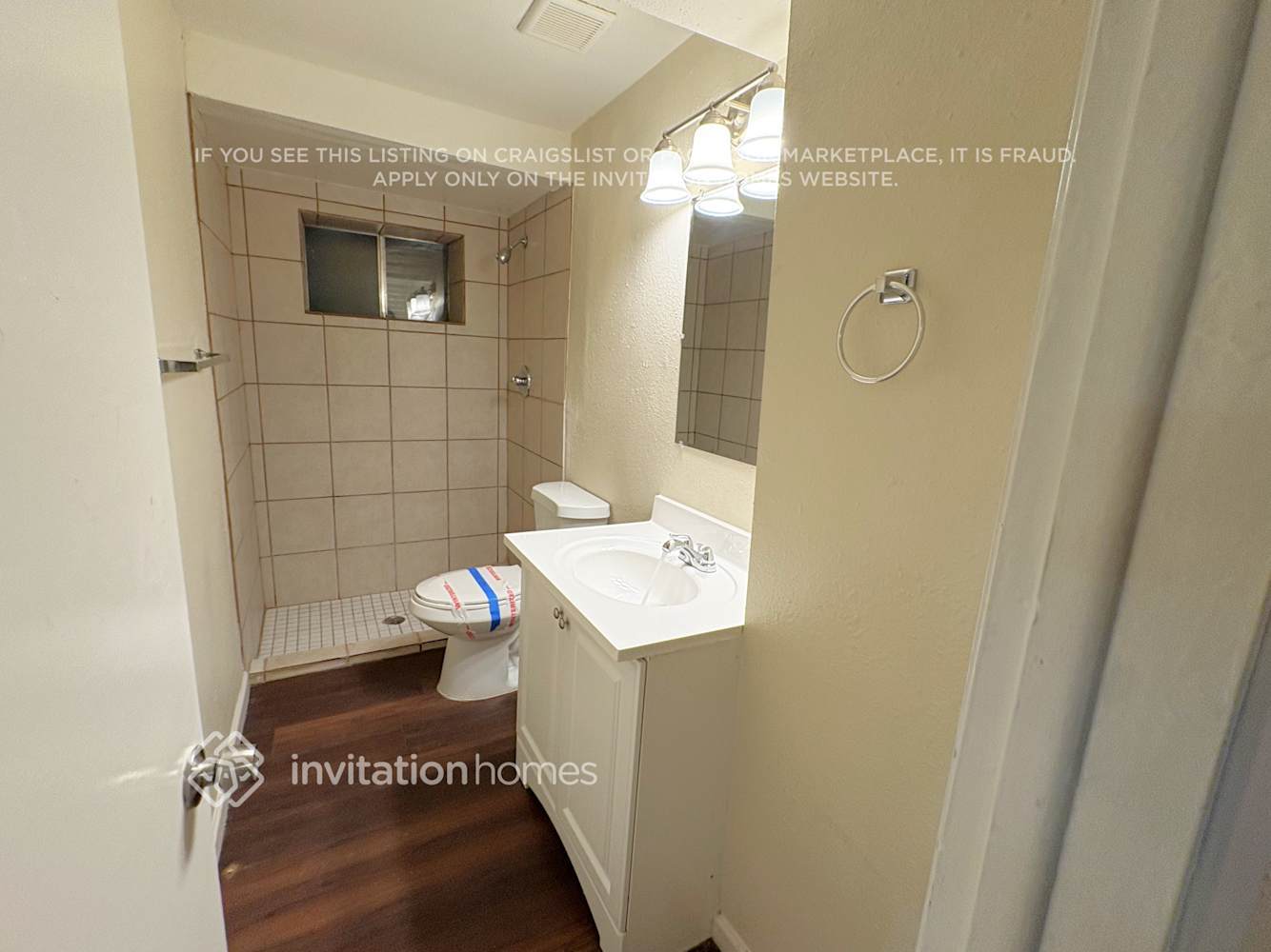 Building Photo - 1530 S Salida Way