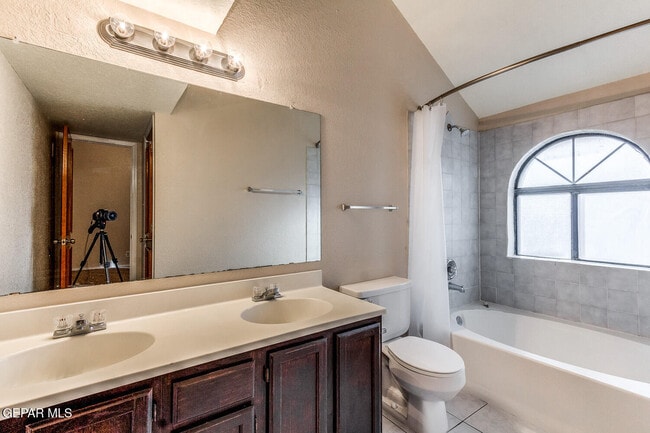 Building Photo - 11181 Loma Grande Dr