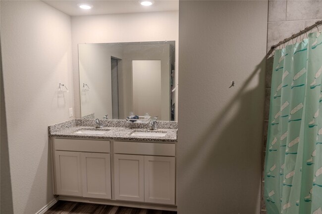 Building Photo - 332 Pecos Dr