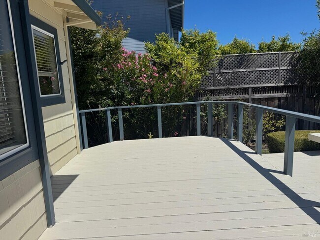 Building Photo - 138 Del Oro Lagoon