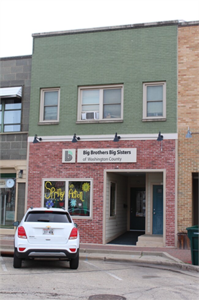 Building Photo - Updated 3 Bed for Rent in Downtown West Bend