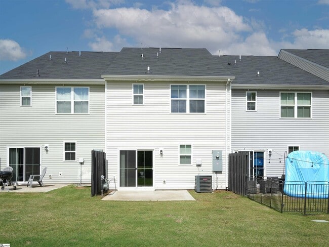 Building Photo - 231 Roudwood Dr