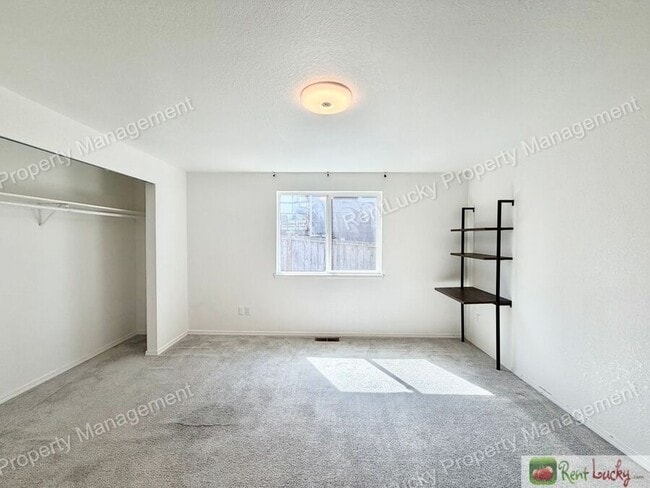 Building Photo - 2939 59th Ave NE