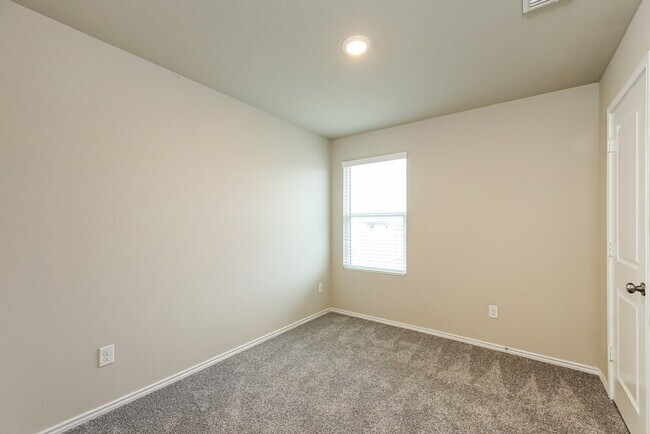 Building Photo - 5606 Basilica Pl