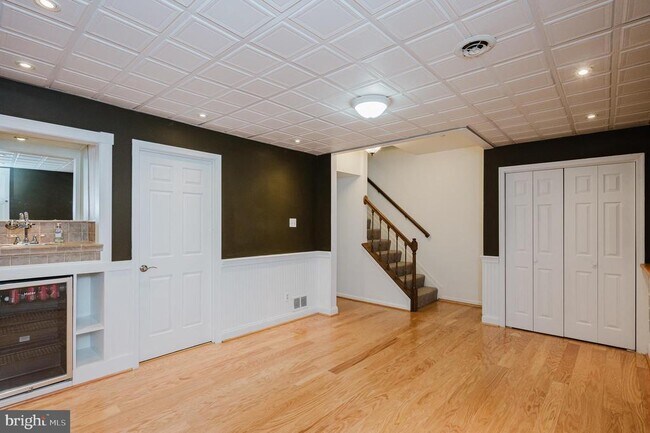 Building Photo - 27 Faraday Dr