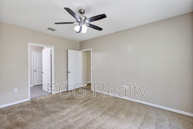 Building Photo - 72 Hickory Crse