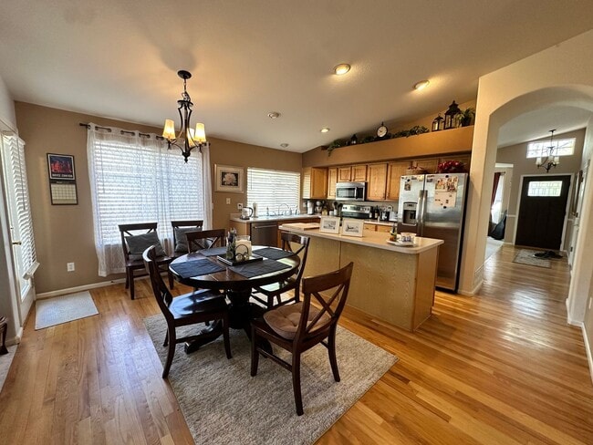 Building Photo - 3 Bedroom 3 Bath - Arapahoe Ridge Erie!