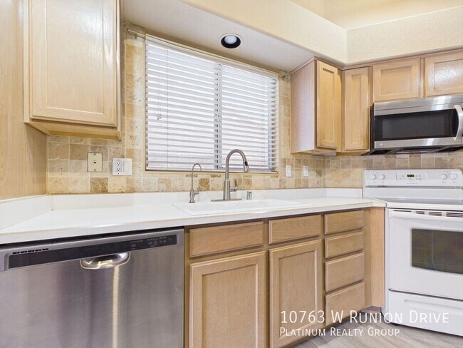 Building Photo - 10763 W Runion Dr