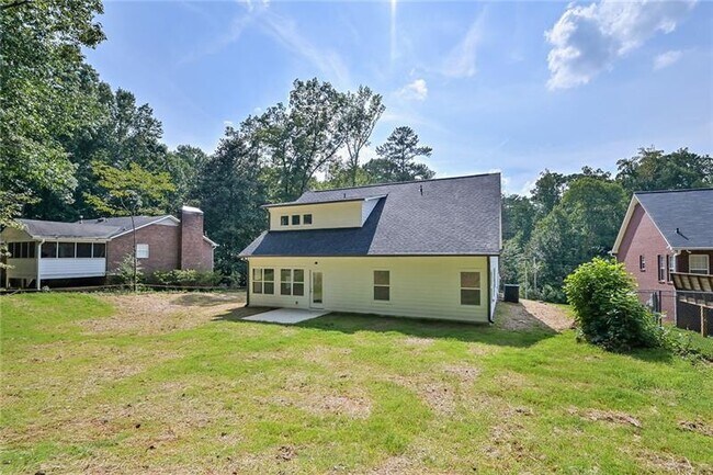 Building Photo - 2704 Allyn Way NW