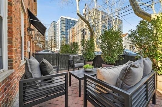 Building Photo - 47 Washburn St