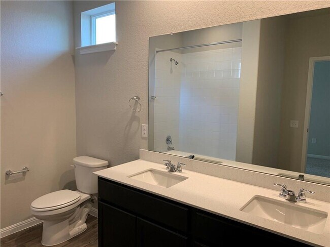 Building Photo - 1308 Anhalt Dr