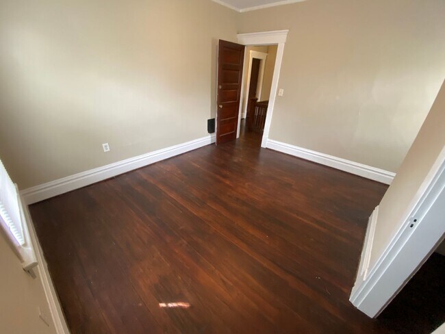 Building Photo - 426 E 15th Ave