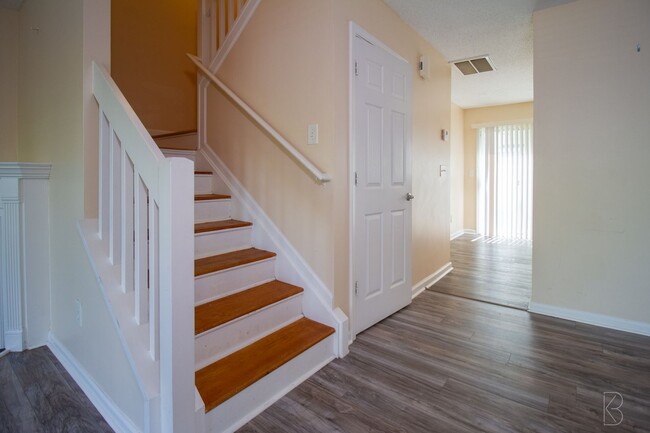 Building Photo - Townhome in 28273