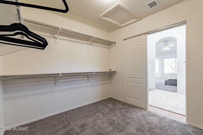 Building Photo - 36500 S Rock Crest Dr