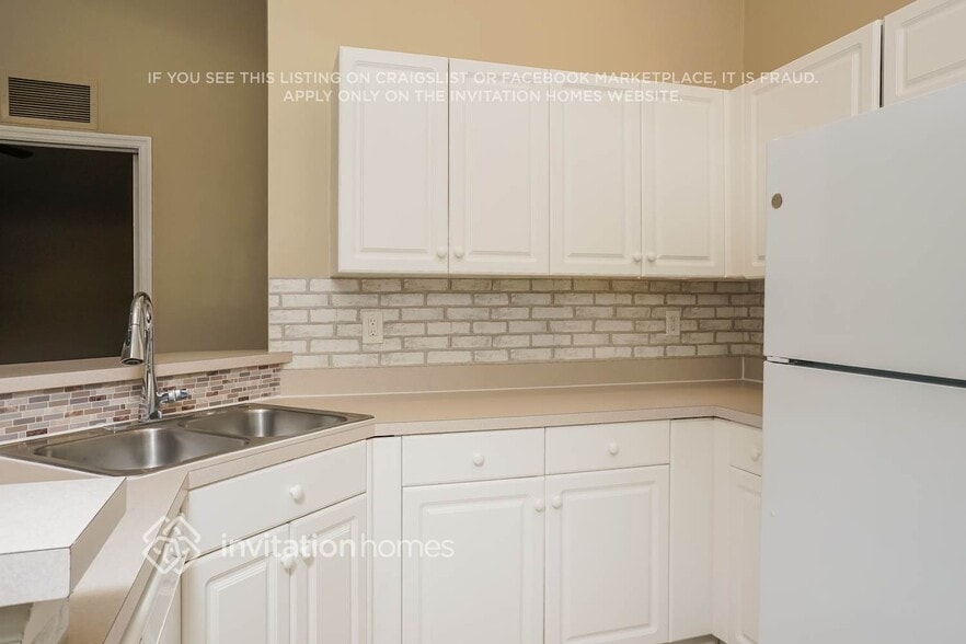 Building Photo - 1823 Sadnet Ln