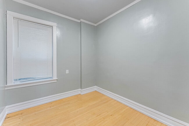 Building Photo - 4200 W 21st Pl
