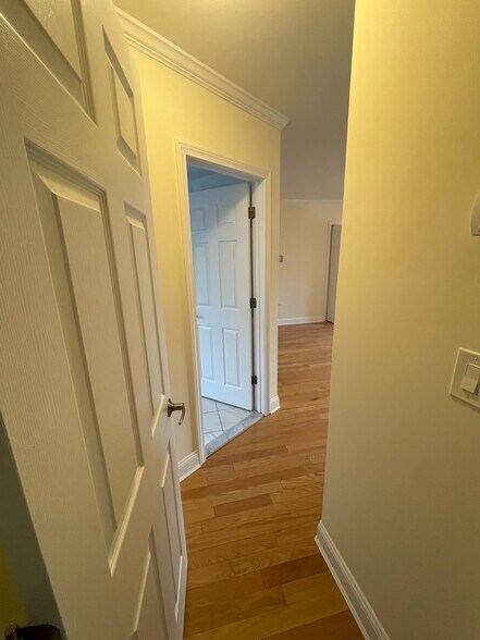 Building Photo - 202 Paine Ct