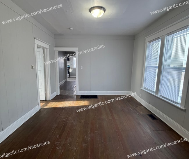 Building Photo - 3 Large Bedrooms • 1 Updated Bathroom house in Hammond, IN