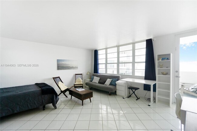 Building Photo - 100 Lincoln Rd