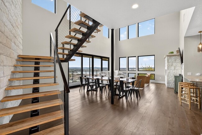 Building Photo - 209 Dalton Cir