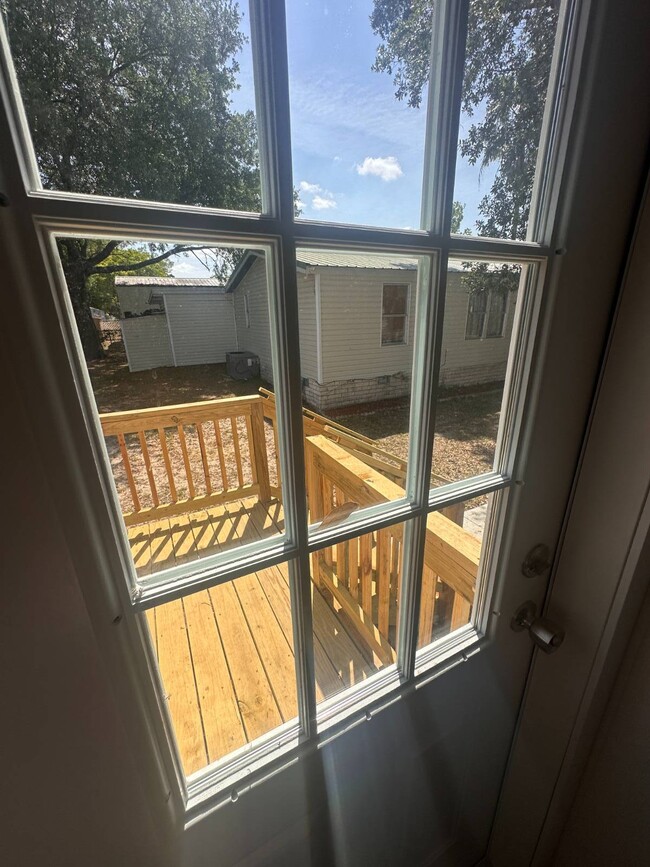 Building Photo - 7865 W Hwy 40